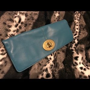 NWT Beautiful Turquoise Coach Clutch